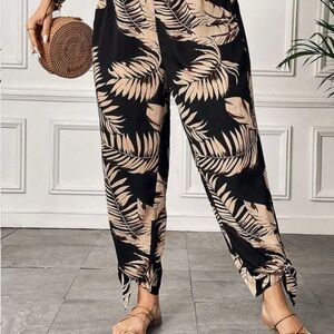 Tropical Leaf Print Women's Pants
